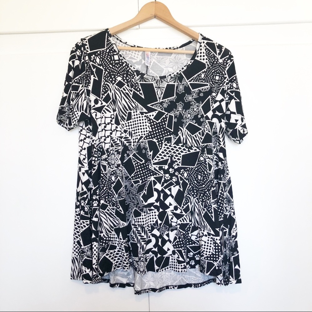 Lularoe Tunic Top S Geometric black/white design Oversize Simple Perfect…
